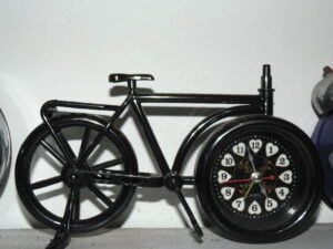 Cortesia Museu da Comunicação e arte de Iaçu Relógio em forma de Bicicleta.