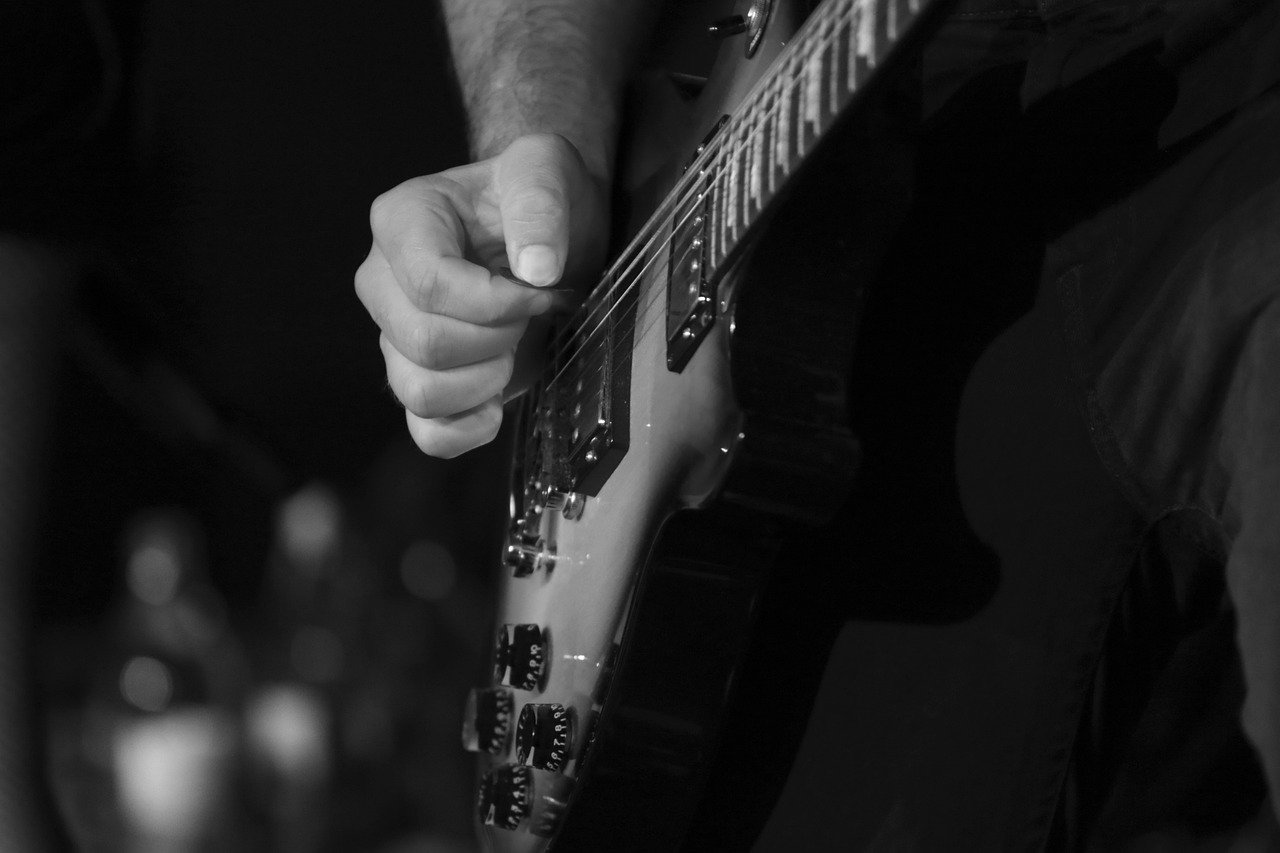A velha banda (Um conto real) Uma Guitarra. O reencontro de uma banda.