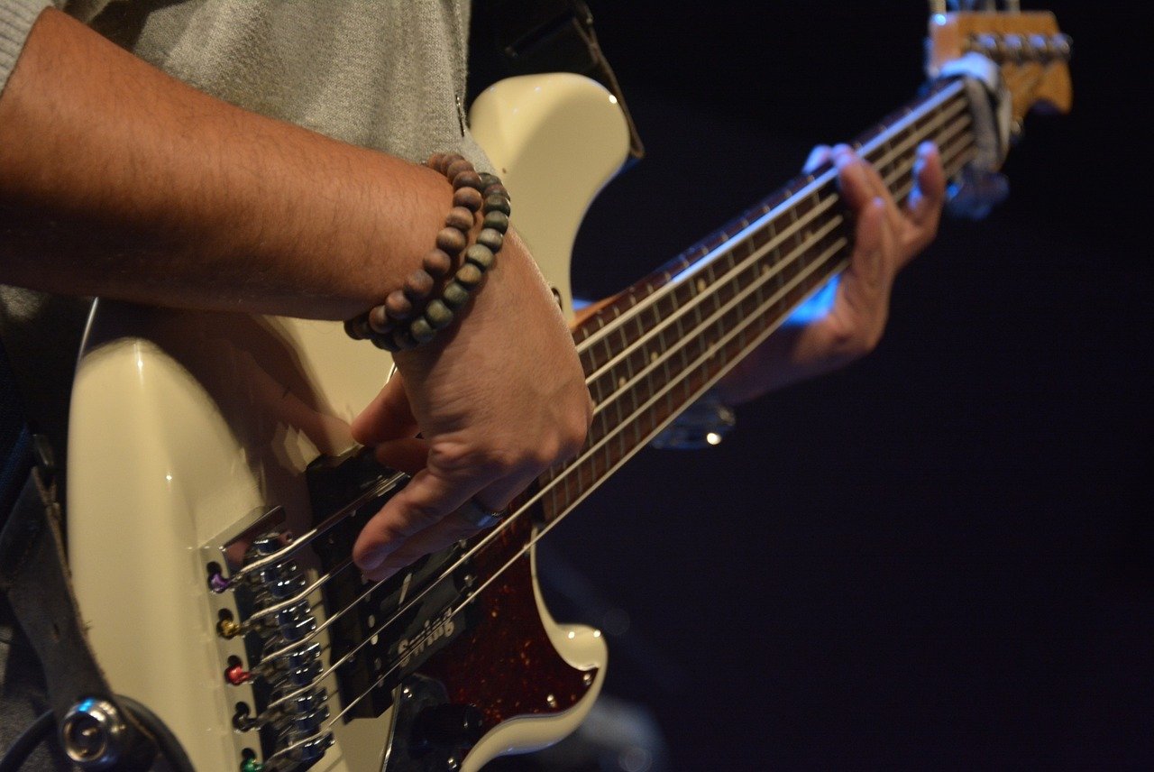 guitar-905998_1280