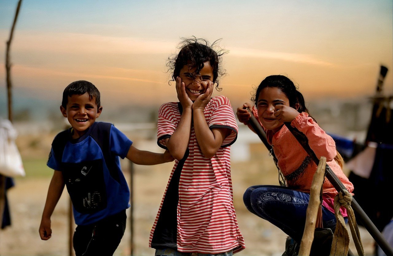 O conflito entre Israel e a Palestina Crianças palestinas. Vítimas esquecidas das guerras.